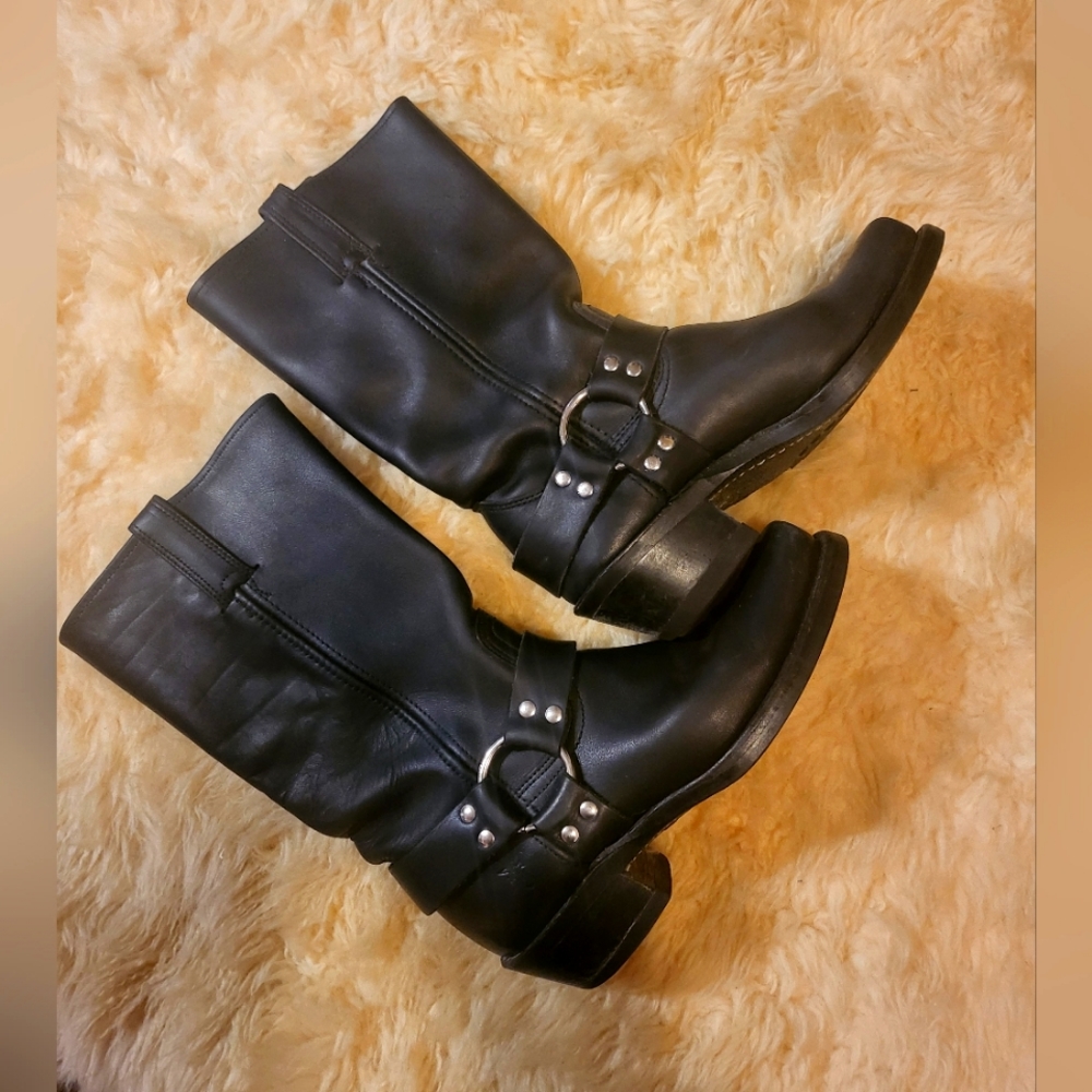 FRYE BOOTS SIZE 7.5 PREOWNED WOMEN HARNESS 12R